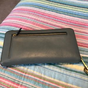 Fossil wallet